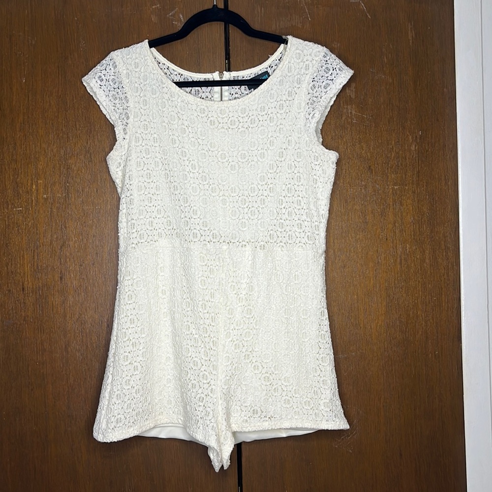 Eyelet romper
